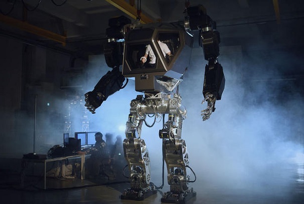 Русский художник разработал боевого робота для Кореи
