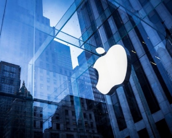 Компания Apple создаст стол для беспроводной зарядки iPhone и другой продукции