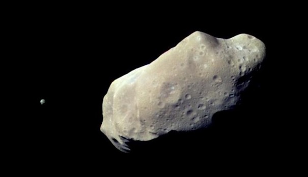 К Земле несется огромный астероид Таутатис, угрожающий всему живому — Срочное предупреждение