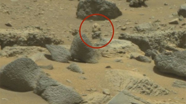 NASA опубликовало фото инопланетного охотника на Марсе