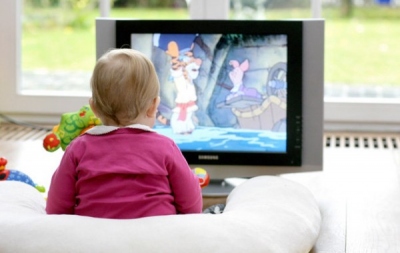 Просмотр телевизора делает кости детей слабыми — Ученые