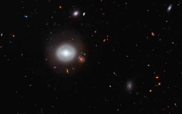 Открыта новая галактика на расстоянии 359 млн световых лет