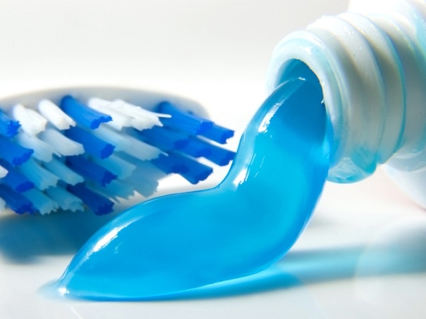 Краситель зубной пасты и жвачек провоцирует рак