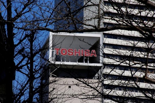 Акции Toshiba упали в цене из-за новых слухов о продаже ее чипового бизнеса