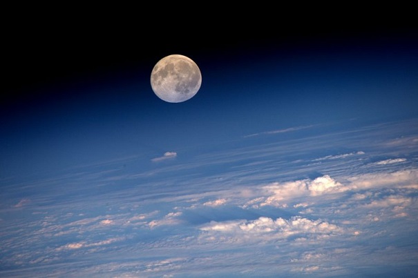 Луну хотят признать планетой Солнечной системы