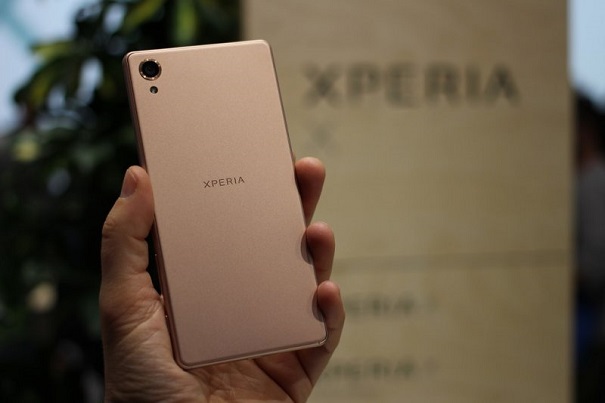 Сони Xperia X 2017 официально представлен на пресс-рендере