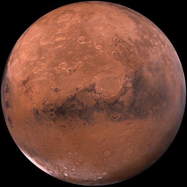 Необыкновенная поверхность и дюны — новый снимок Марса