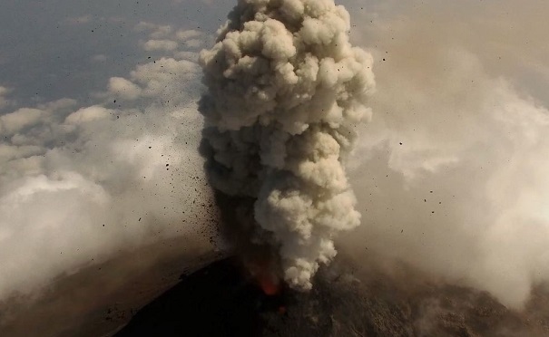 Вулкан Фуэго извергся 2-ой раз с самого начала года
