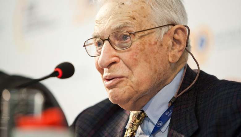 Умер самый молодой лауреат Нобелевской премии по экономике