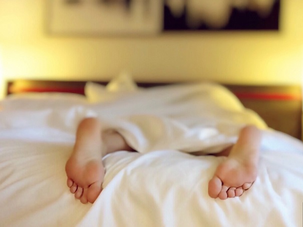 Спать не менее 9 часов вредно для организма — Ученые