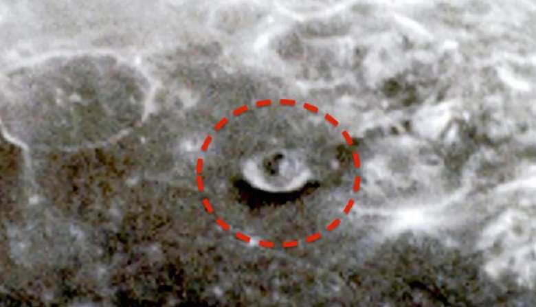 Уфологами обнаружена на Луне "мобильная станция инопланетян"