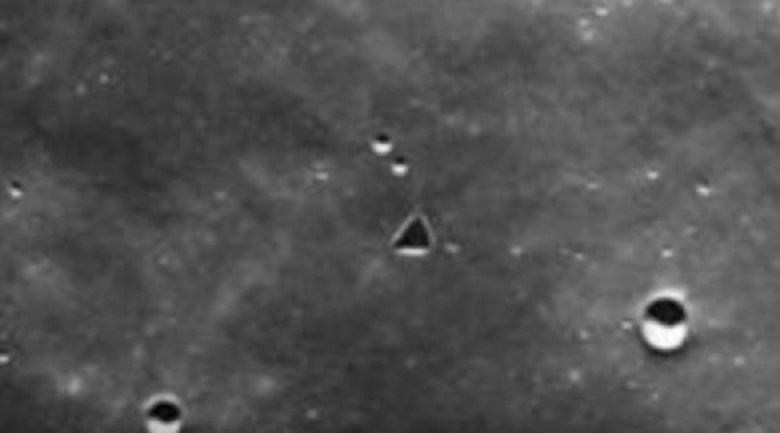 Уфологами обнаружена на Луне "мобильная станция инопланетян"