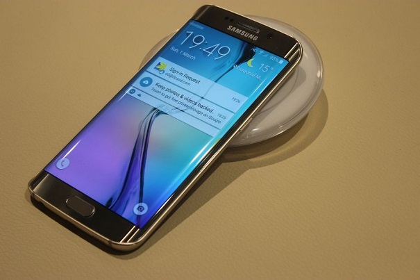 Смартфон Бонда: в Samsung-8 встроили сканер сетчатки глаза