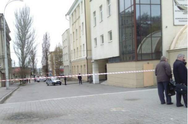 В центре Ростова-на-Дону около школы произошел взрыв. Есть пострадавшие ВИДЕО