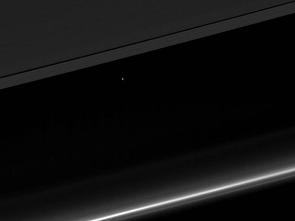 Космический зонд сделал самый «далекий» снимок Земли