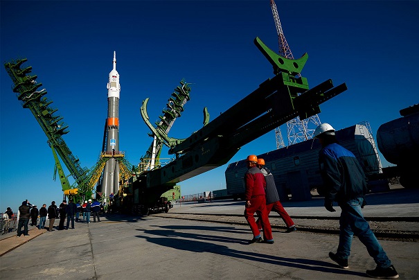 На Байконуре установлена ракета, на которой экипаж отправится к МКС