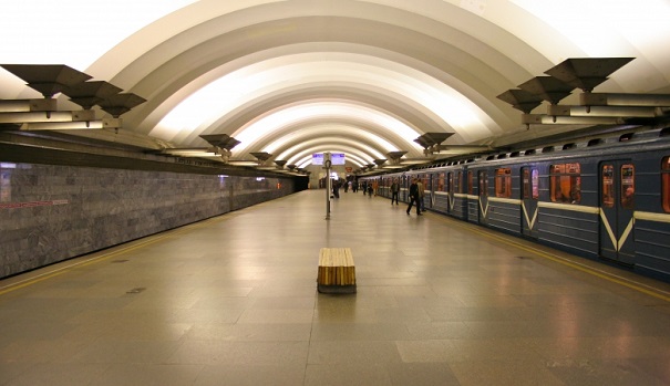 В северной столице станцию метро закрывали из-за неизвестного предмета на платформе