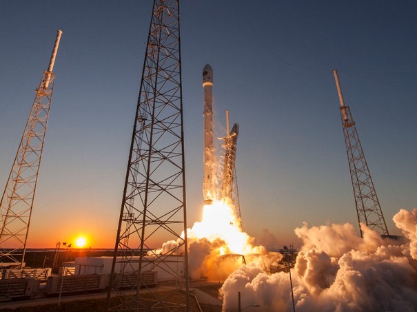 SpaceX в первый раз осуществила повторный запуск ракеты-носителя Falcon 9