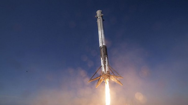 SpaceX повторно запустила и благополучно посадила первую ступень Falcon 9