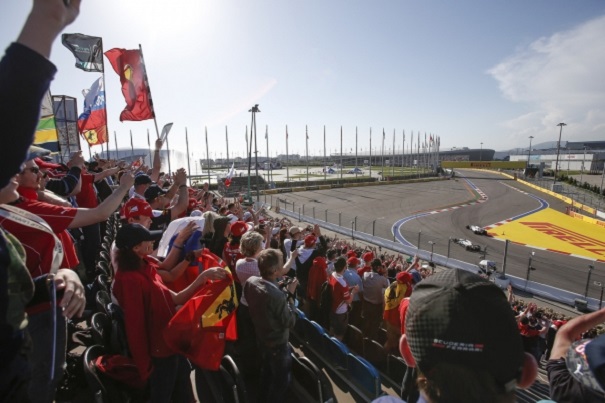 «В Сочи сегодня жарко»: екатеринбуржцы поехали посмотреть «Формулу-1»
