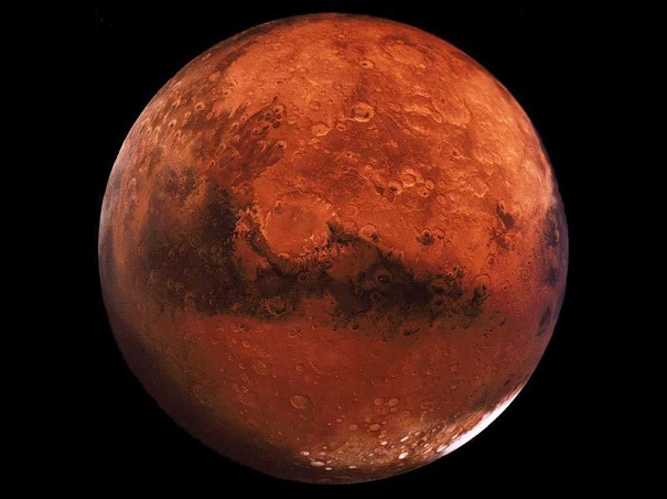 Спутник HiRISE отыскал на Марсе огромную дыру