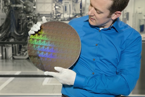 Инженеры IBM уместили 30 млрд транзисторов на чип размером с ноготь