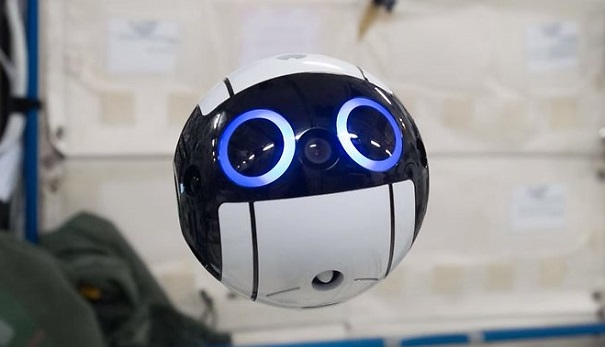 Японцы представили робота, который будет ассистентом астронавтов с МКС