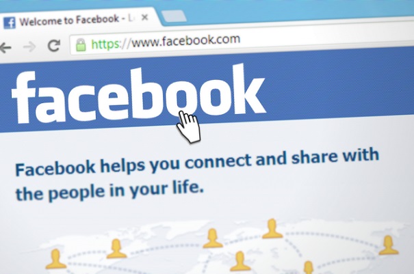 Фейсбук отключил чат-боты после создания ими собственного языка
