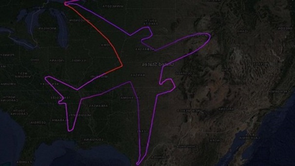 Над США Вoeing Dreamliner нарисовал очертания самолета