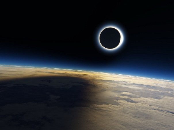 NASA обнаружило «чёрное солнце Раху» во время затмения Солнца