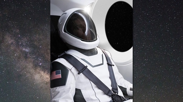 Руководитель SpaceX Илон Маск представил первую фотокарточку нового скафандра компании