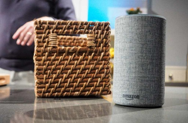 Amazon представила разумный будильник Echo Spot