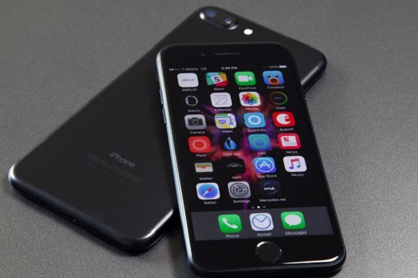После презентации Apple в Новосибирске резко упали в цене старые «айфоны»