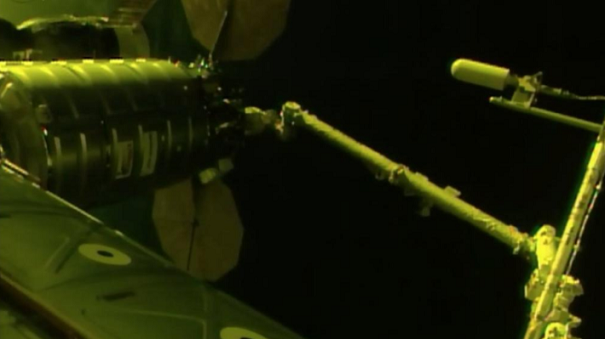 Роскосмос: экипажу МКС после утечки фреона на американском сегменте ничего не грозит