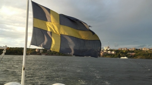 У берегов Швеции спасли гражданина РФ, который выложил мхом слово HELP