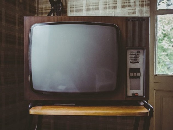 Ученые выдумали, как кошка может заменить пульт от телевизора
