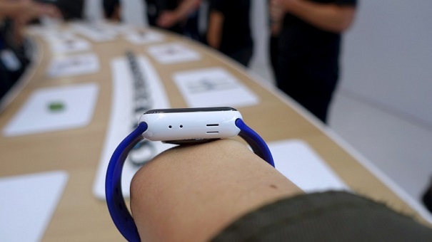Apple запатентовала самозатягивающиеся ремешки для часов