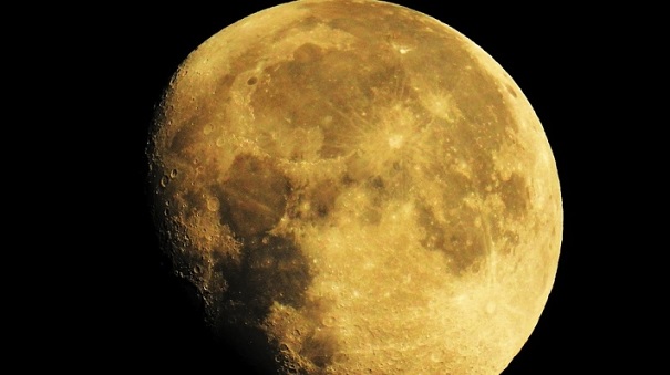 Полет на Луну несомненно поможет разгадать тайну зарождения жизни на Земле — Ученые