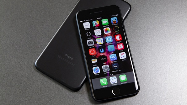IPhone 7 продолжает продаваться лучше, чем iPhone 8