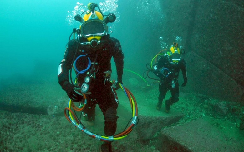 С пришельцами ростом более трех метров военные столкнулись под водой