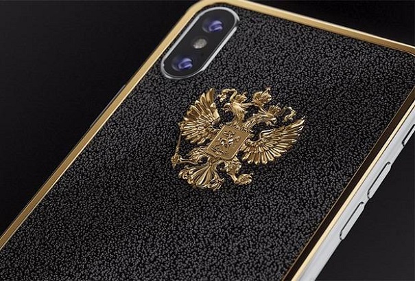 Русские ювелиры создали iPhone X из черной икры