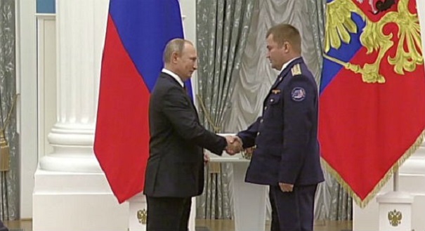 Космонавт из Рыбинска получил «Золотую звезду» из рук президента