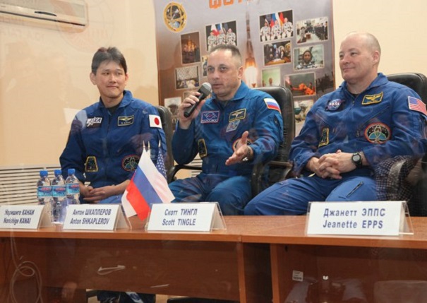 «Союз» с новым экипажем на борту состыковался с МКС