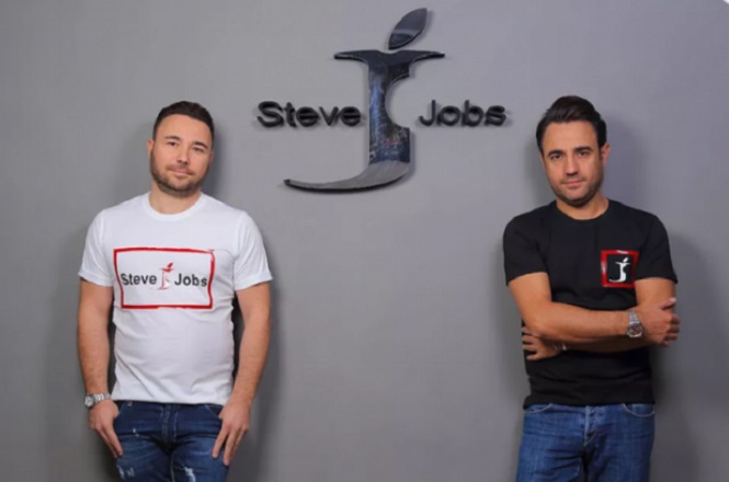 Итальянцы выиграли суд у Apple по делу о джинсах Steve Jobs