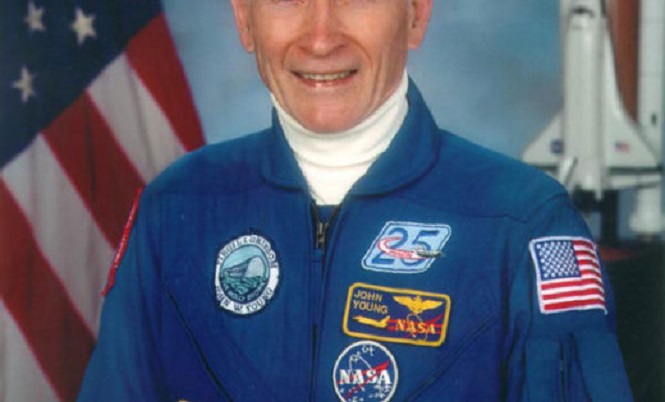 Скончался астронавт Джон Янг, ступивший на Луну