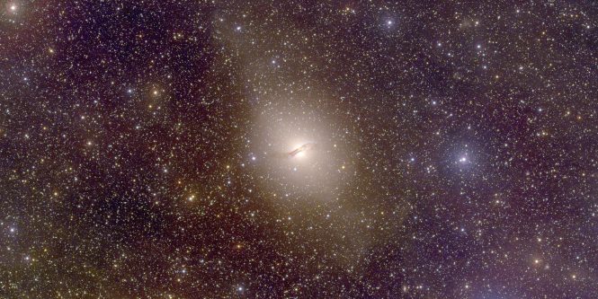 Движение маленьких галактик противоречит теории черной материи