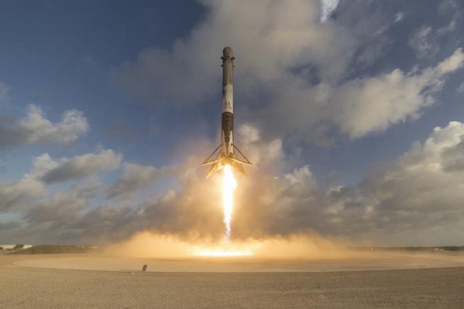 Илон Маск показал будущий полет Falcon Heavy