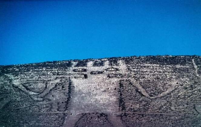 Геоглиф с изображением инопланетянина найден в пустыни в Чили