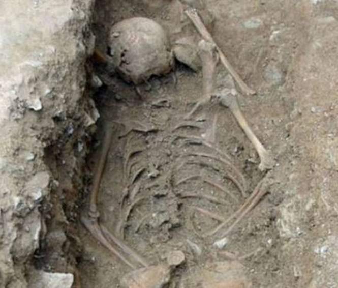 Почему скелеты лежат лицом вниз в некоторых захоронениях?