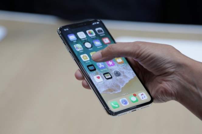 Apple выпустит в 2018 году три новых модели iPhone